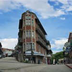 EUREKA SPRINGS, ARKANSAS—Historic district of Eureka Springs, Arkansas, with its quaint buildings and architecture. PhotoTaken in May 2017.